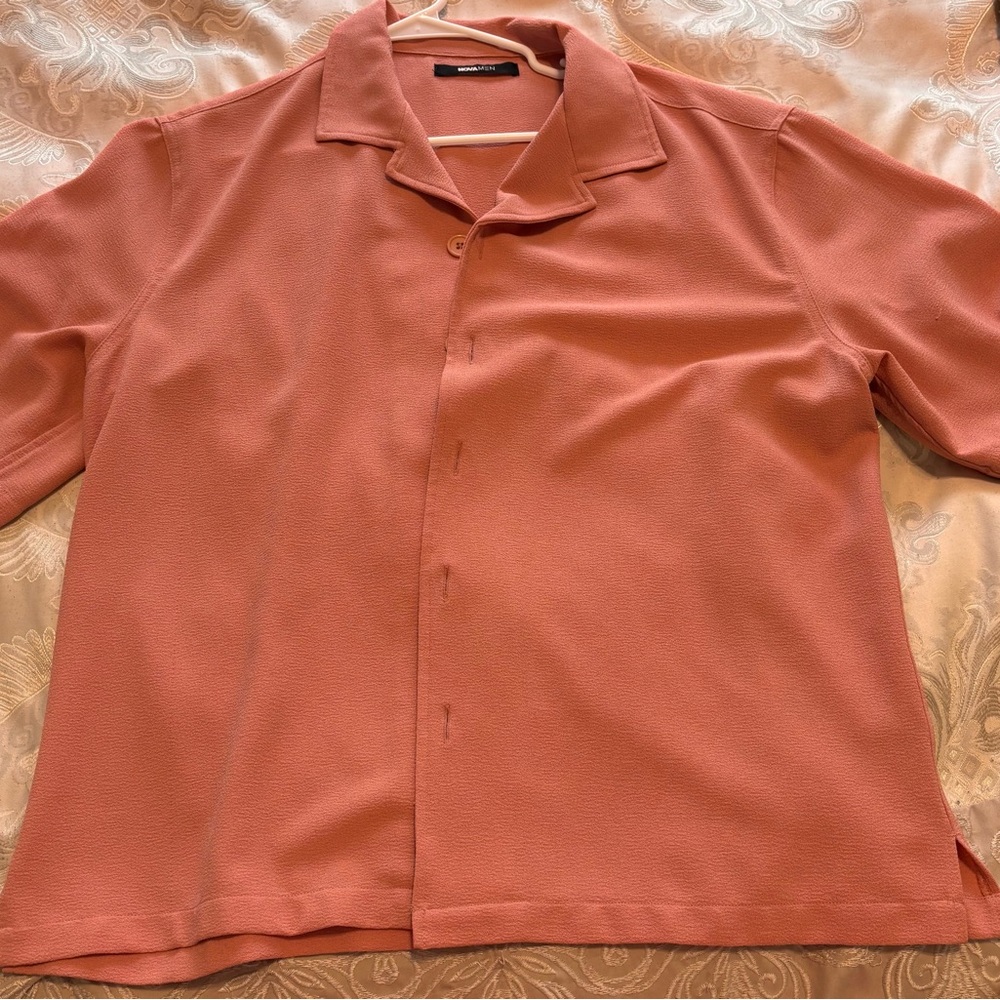 Fashion Nova Men’s Textured Button-Up Shirt in Pink